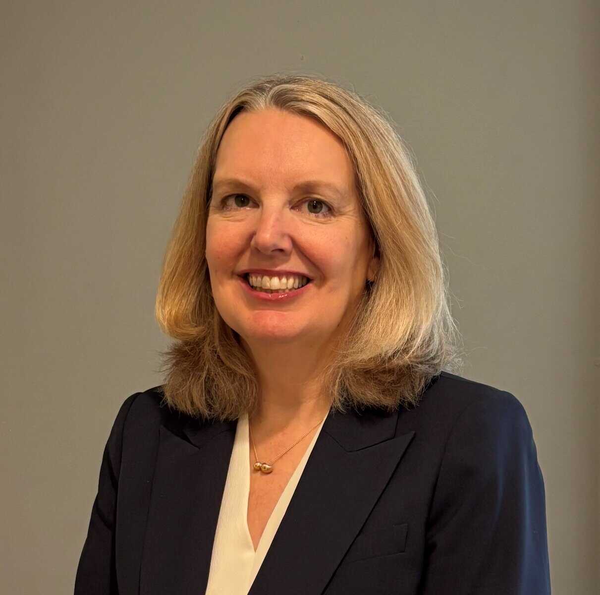 Ellen Lukens headshot